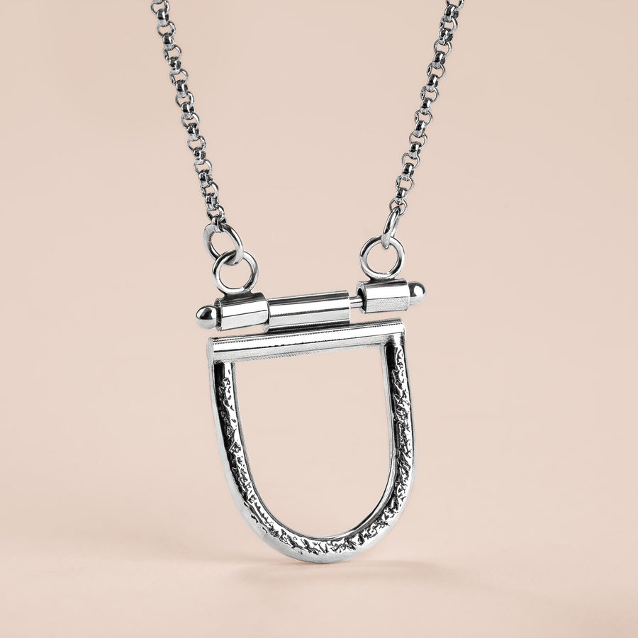 The Arch Necklace